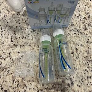 Dr. Browns 8oz Bottles with Stage 1, 2 and 3 Nipples NEW Unused
